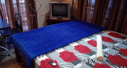 Vintage Red Hut Homestay | Rooms & Caretaker Room Type - FAMILY ROOM