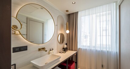 Hotel Indigo Belgrade, an IHG Hotel Room Type - 1 Queen Premium Stocked Minibar