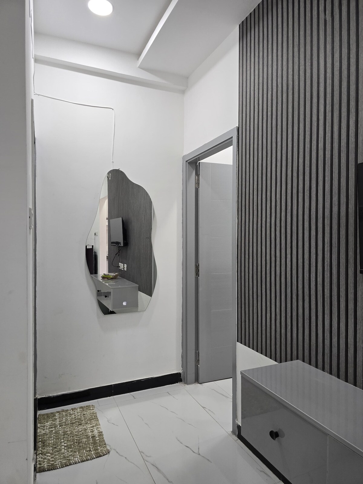 Serene Stay 1BHK Near Hitech City - Tap to explore photos