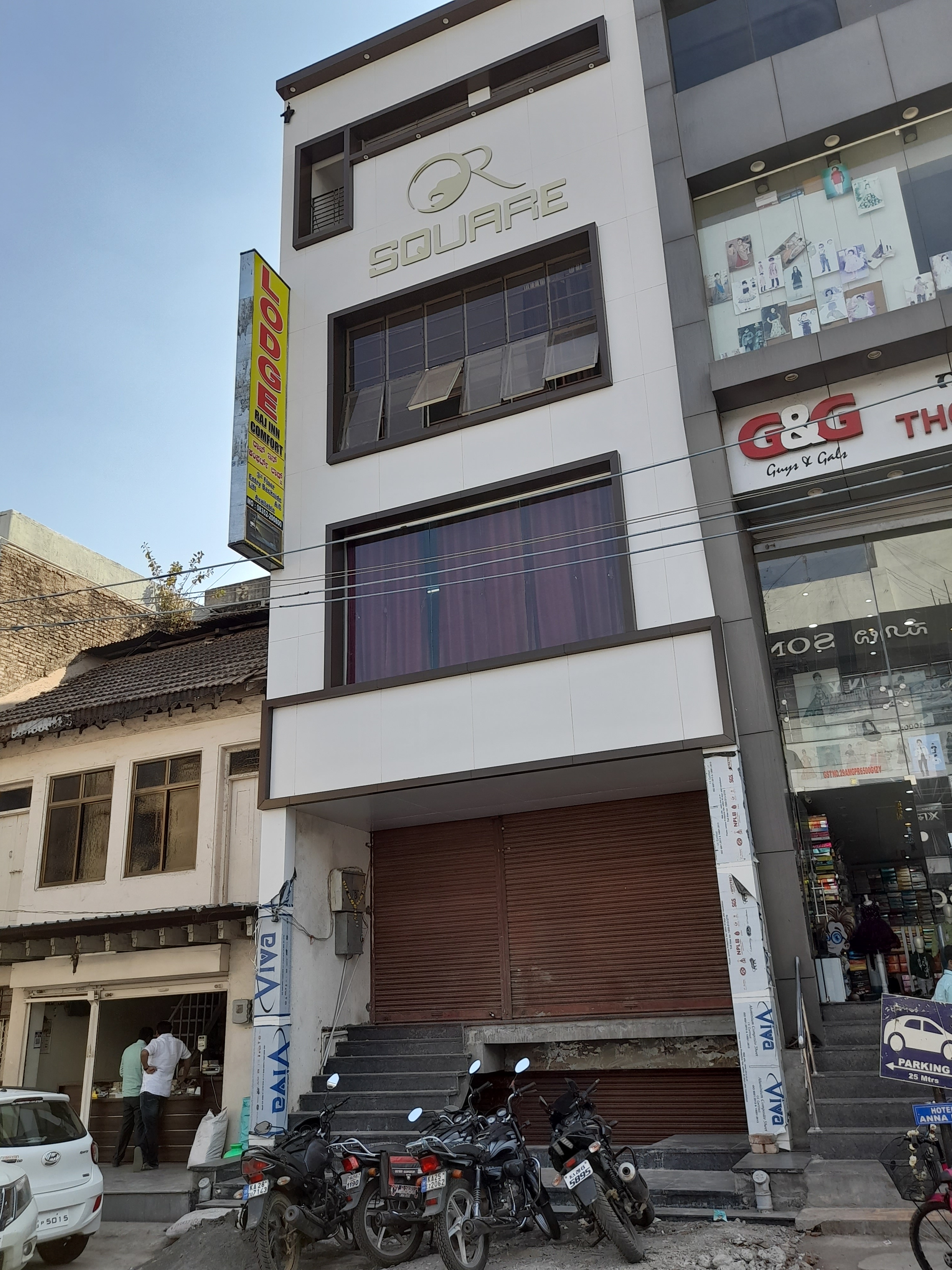 Raj Inn Comfort AC Dormitory - Tap to explore photos