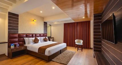 Yashshree Jai Hotel & Banquet Room Type - Deluxe Room