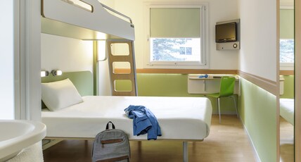 ibis budget Loriol le Pouzin Room Type - Triple room with a double bed and a single bunk bed