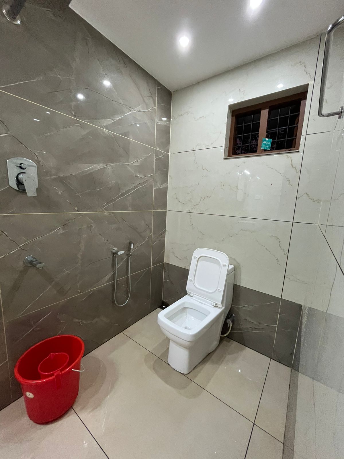 NAINAS RESIDENCY ALAPPUZHA - Tap to explore photos