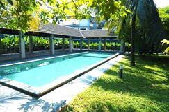 Heliconia Inn