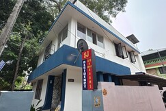 S J Residency - 250m from Padmanabhaswamy Temple