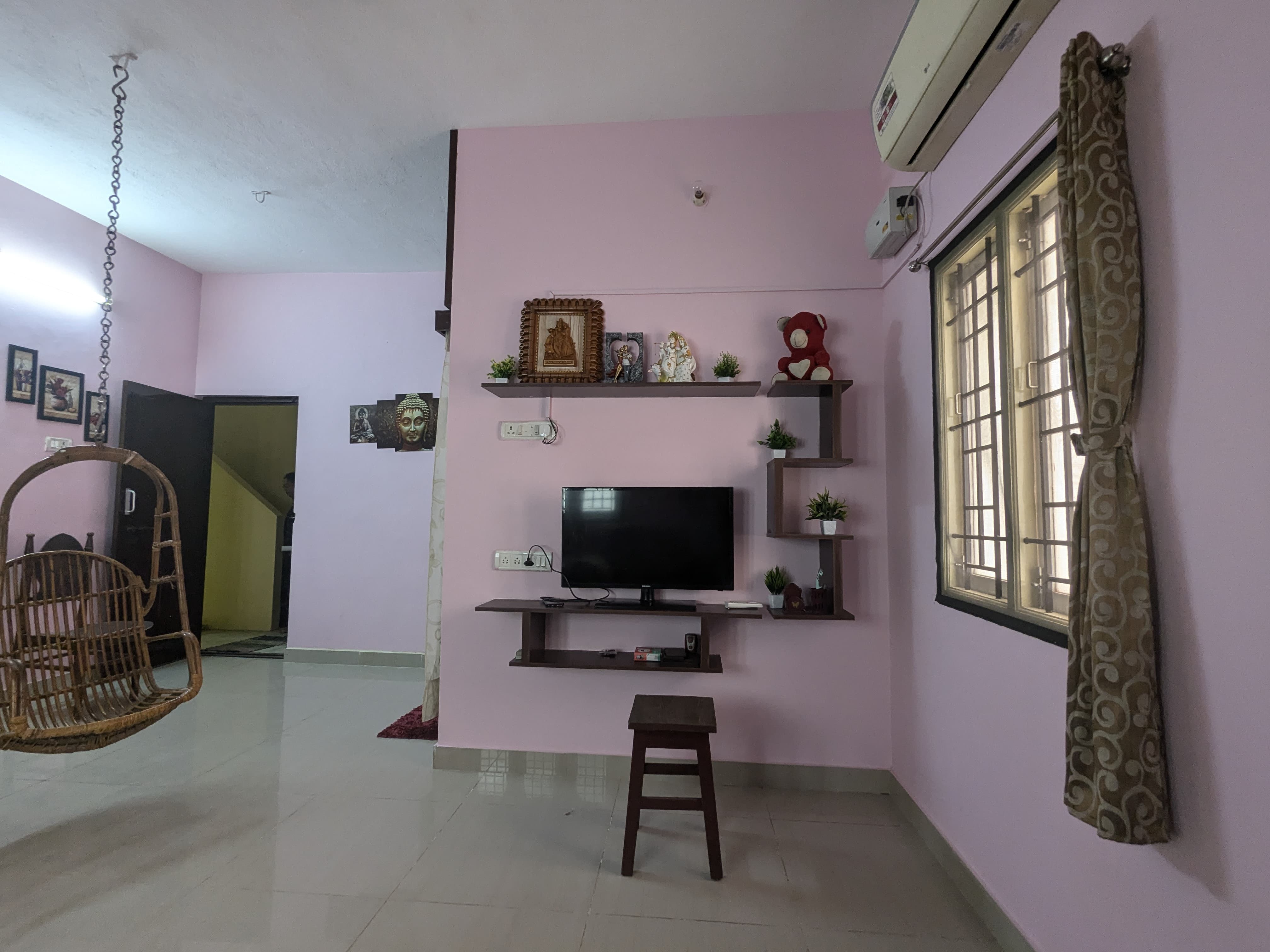 Malar service apartment - Tap to explore photos