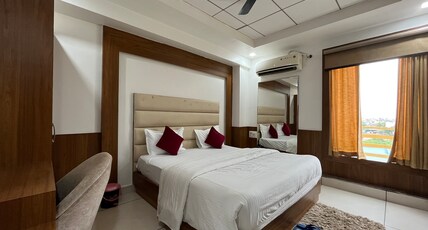 Hotel Maharaja Palace Room Type - Super Deluxe Room