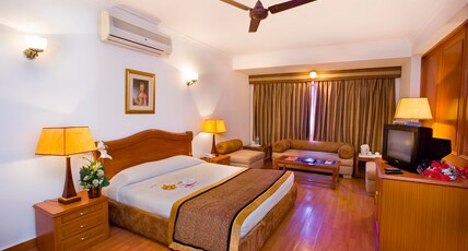Foxoso The BMK Hotel, GK-1 Room Type - Premium Room with Smart TV