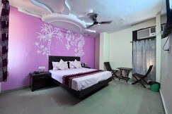 Hotel Darpan Palace.