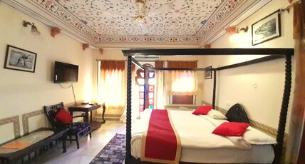Sajjan Niwas Room Type - Deluxe room