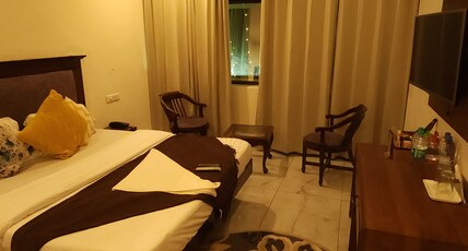 Hotel Multitech Room Type - Super Deluxe Room with Front View