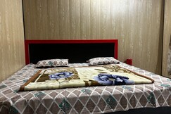 Devraj Hotel Sitapur, Kedarnath Road