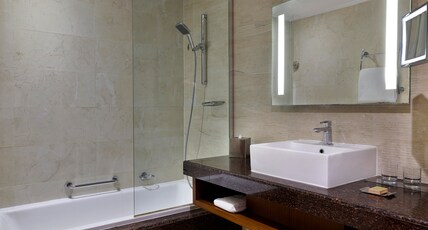 DoubleTree by Hilton Resort  & Spa Marjan Island Room Type - TWIN DELUXE GARDEN ACCESS