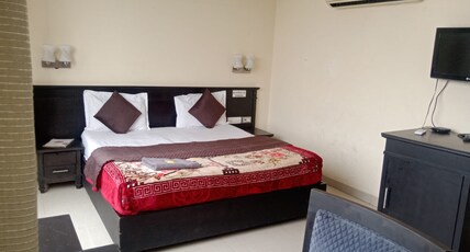 Hotel Chawla's Room Type - Standard room with double bed