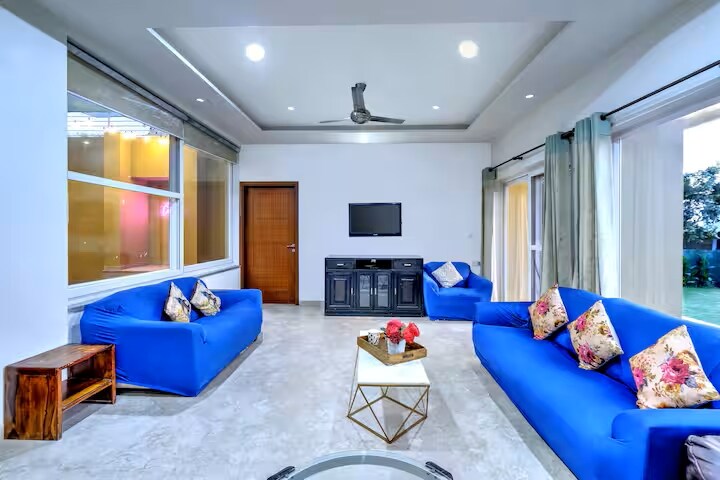 Raas Vilas - 4BHK Boutique Farm House with 2Pools - Tap to explore photos