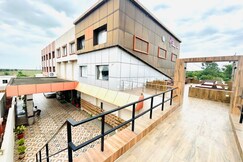 Monarch Express, Sri City