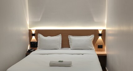 DG Residency Room Type - Deluxe Room With King Bed