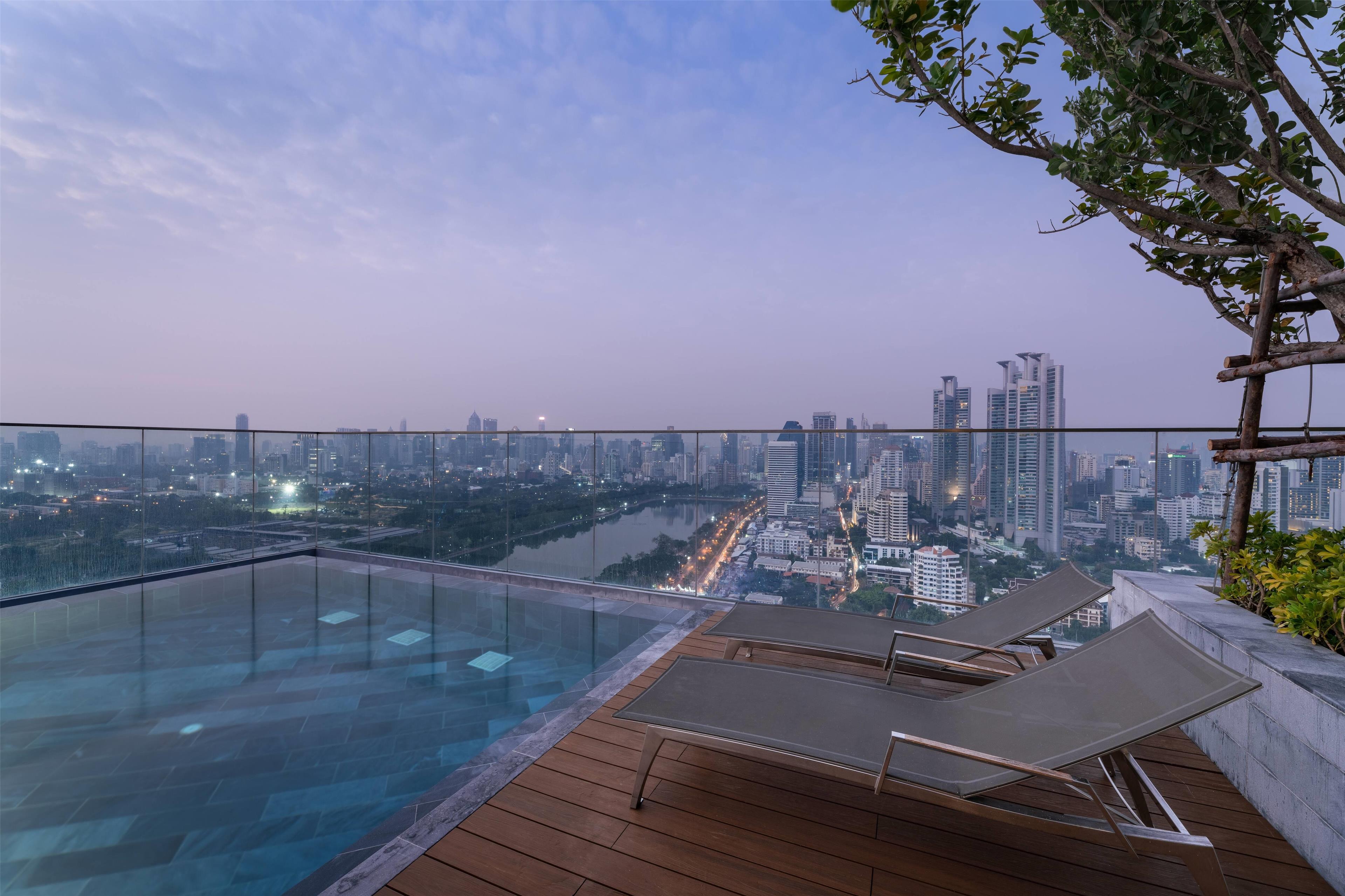 Wyndham Bangkok Queen Convention Centre - Tap to explore photos