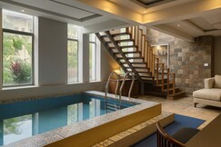 Casa Del Mare - 5BHK Indoor Pool Villa Near Beach