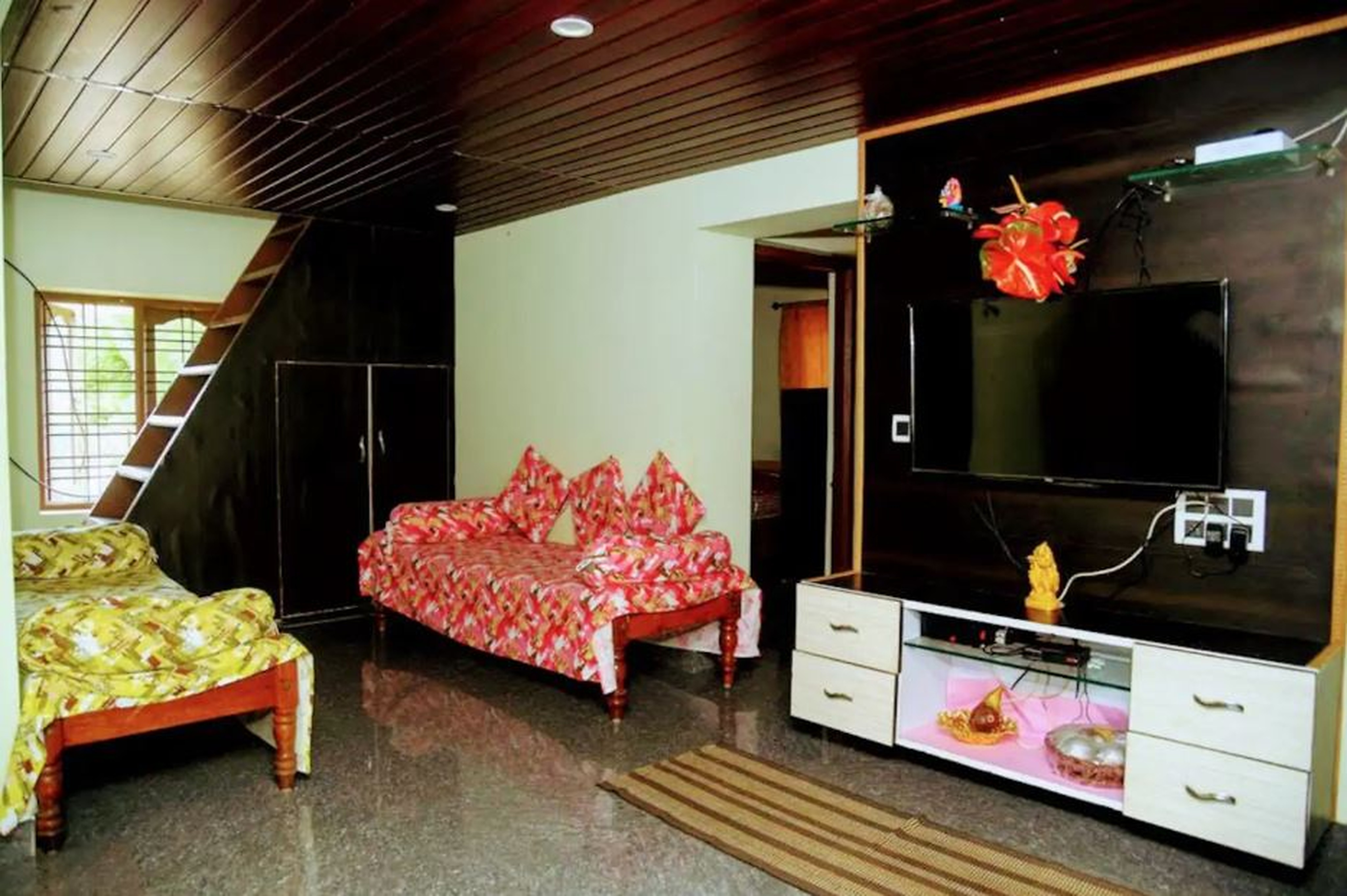 Hektor Homestay - Tap to explore photos