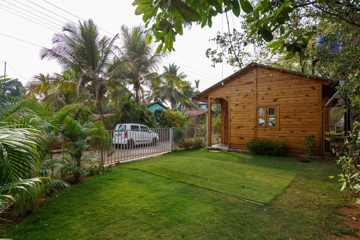 Log cabin 1 Cosy spacious N ideal studio for 2 - Tap to explore photos