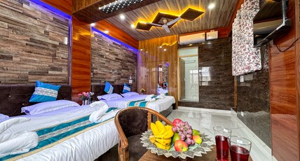 Aasariya Hotel and Restaurant Room Type - Executive Family Room