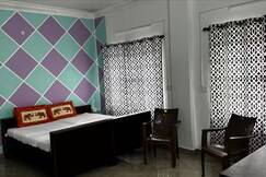 Apoorva Guest House