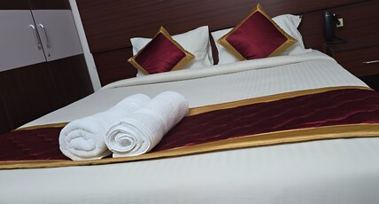 PPH Living Arvind Inn Room Type - Deluxe Double AC Room