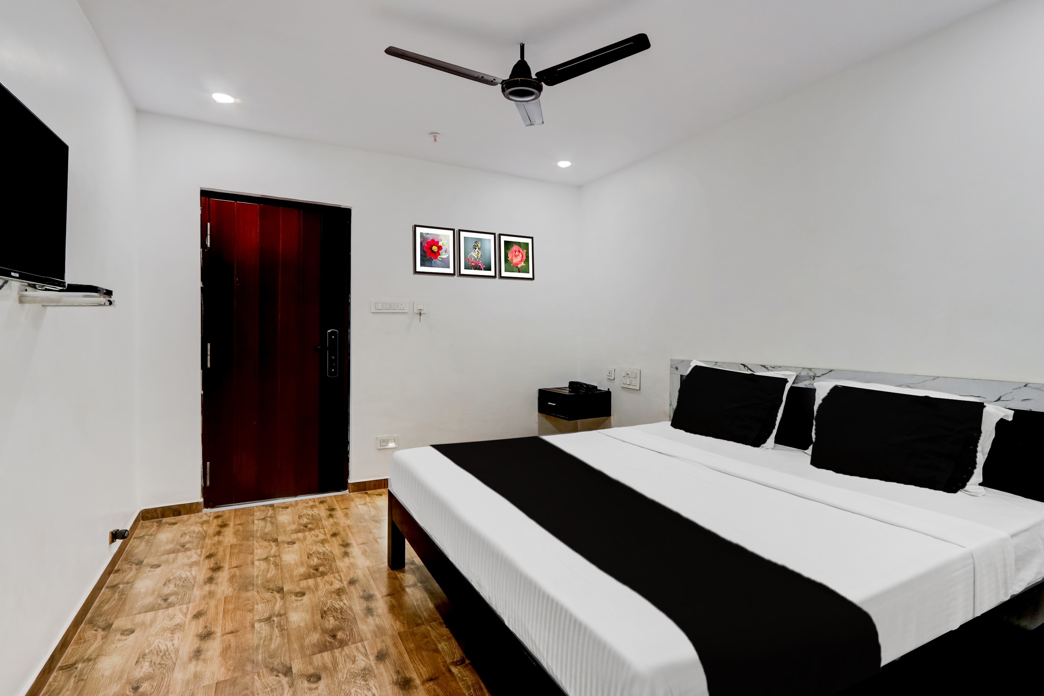 Hotel O Mugdha grand - Tap to explore photos