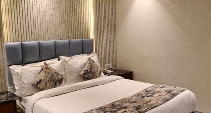 Hotel Dev Palace Patel Nagar Room Type - Classic Room