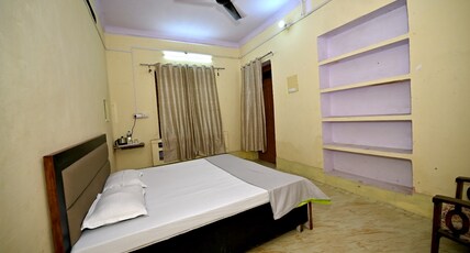 Bhatia Niwas Room Type - Comfy Delux
