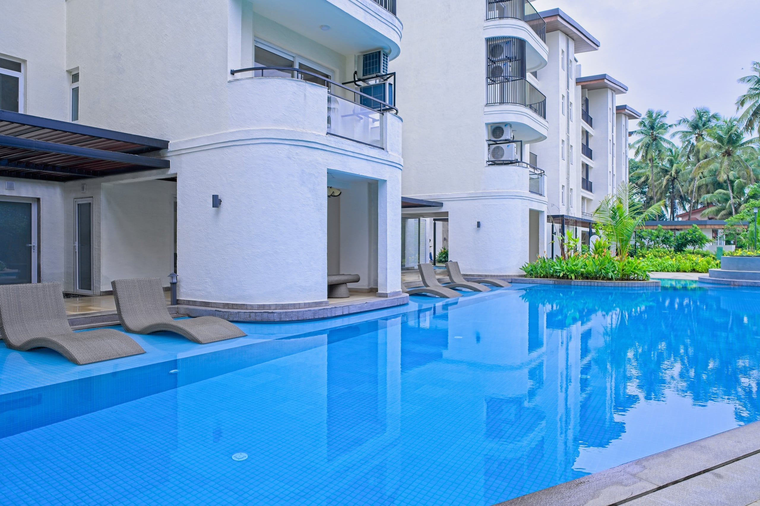 Casa Lumina Luxury 4 BHK with Pool and GYM | tisyastays - Tap to explore photos