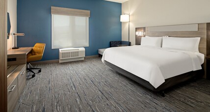 Holiday Inn Express & Suites PALM DESERT - MILLENNIUM Room Type - 1 King Standard Communication Accessible Roll in Shower