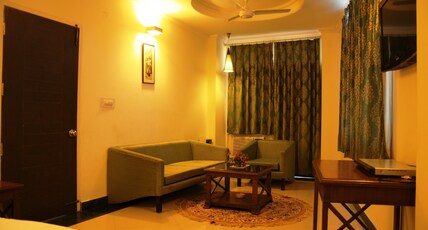Velcrest Room Type - Suite with King Bed