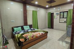 Goswami Home Stay Near Prem Mandir By HRG