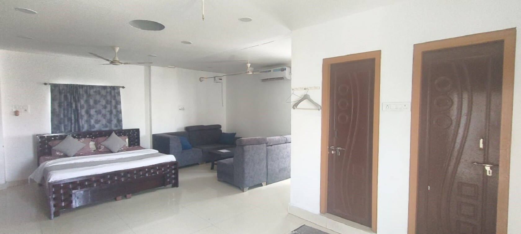 Zova Hotel - Tap to explore photos