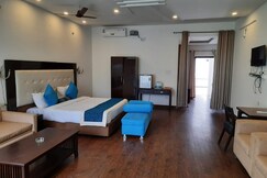 KMVN Sarovar Tallital