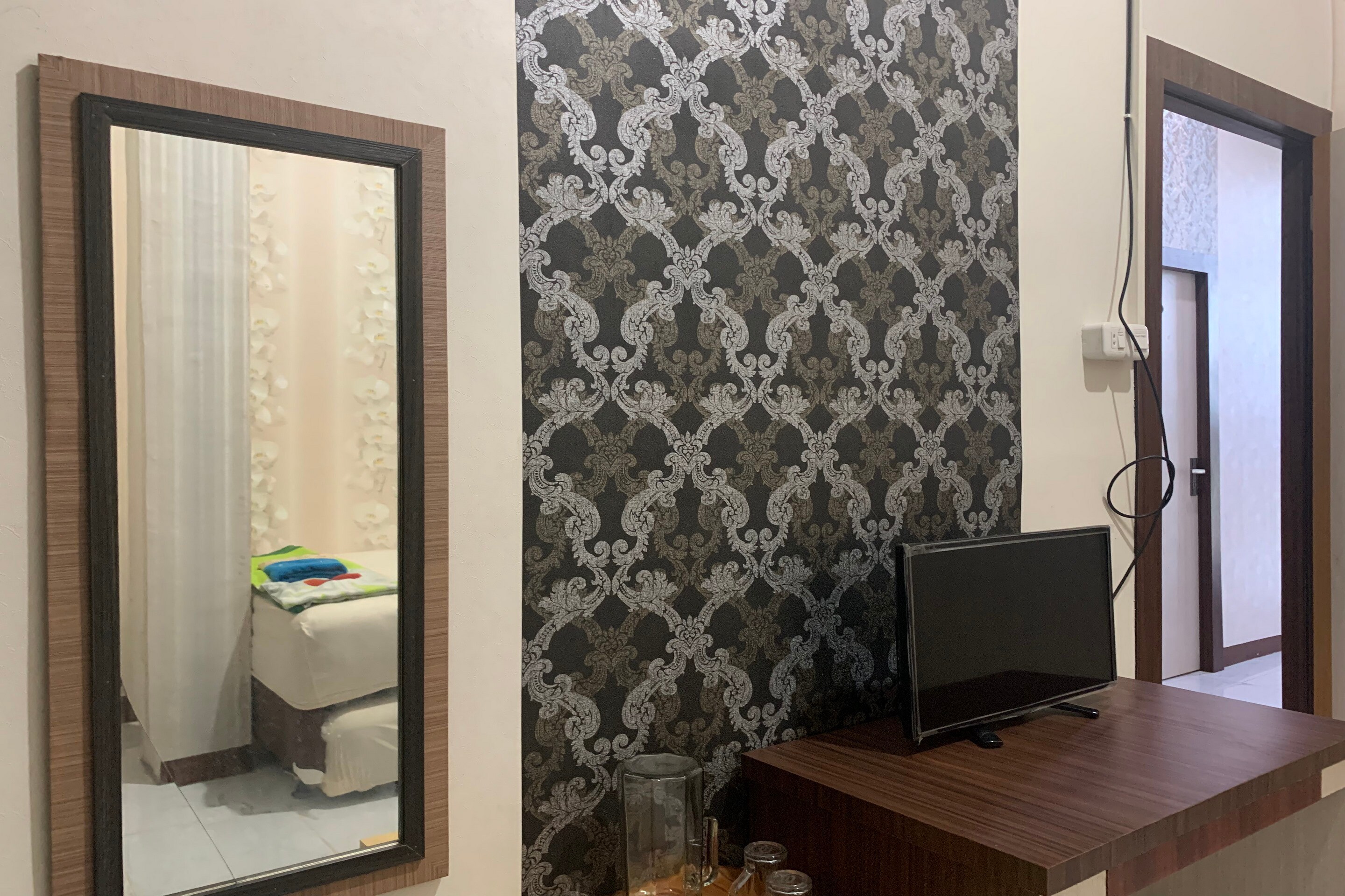Hotel O Kost Hidayat Syariah - Tap to explore photos