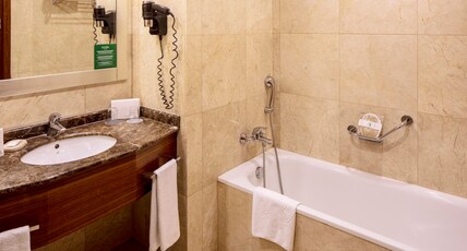 Holiday Inn Sisli Room Type - 1 King Bed Standard Smoking