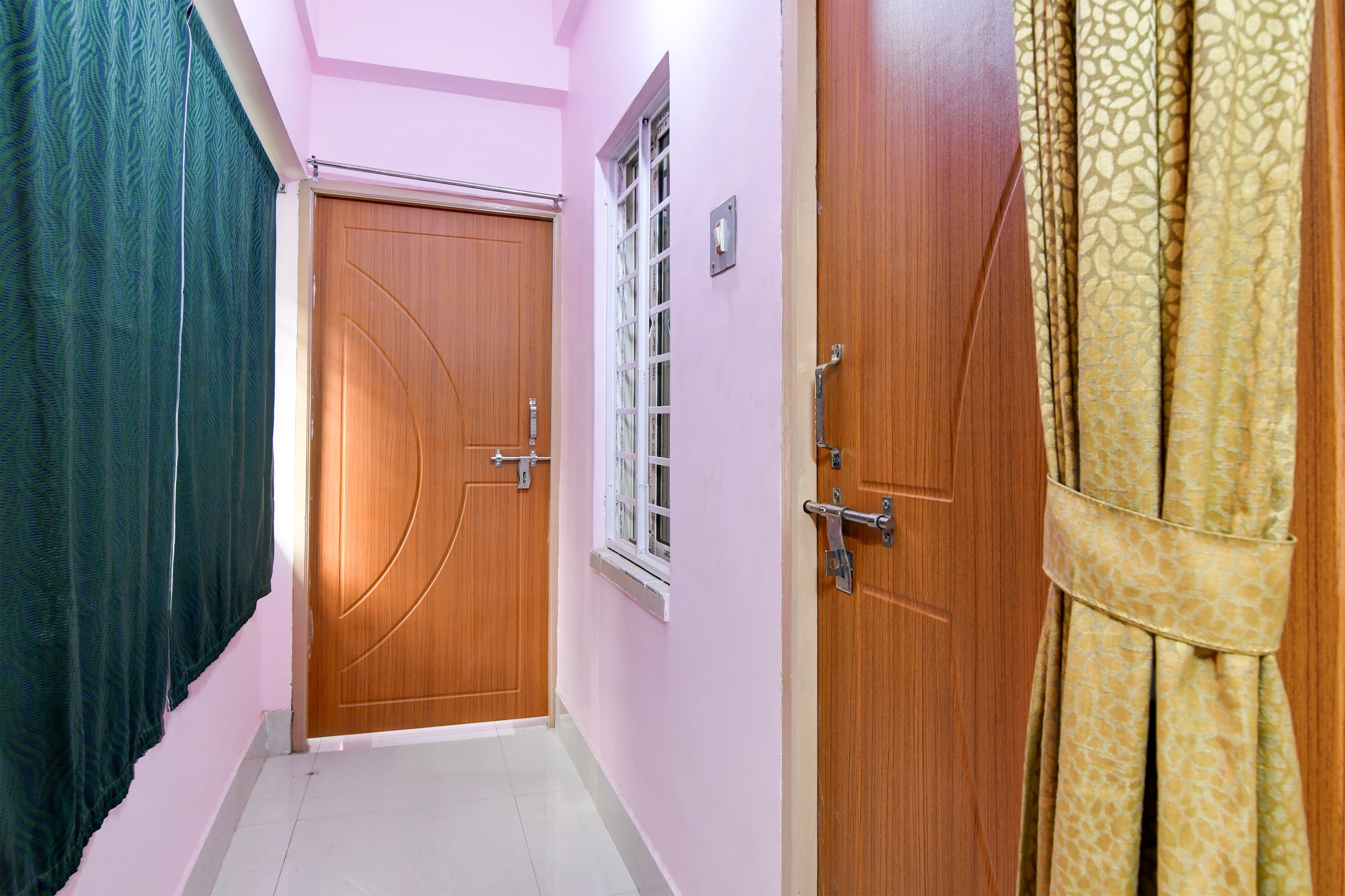 Hotel O Moner Thikana - Tap to explore photos