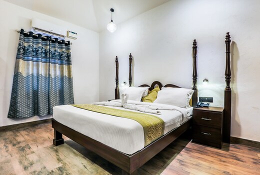 Beach House Hotel