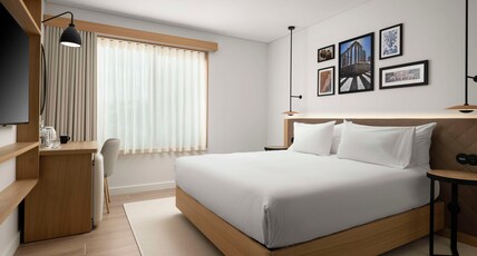 Hilton Garden Inn Evora Room Type - KING ACCESSIBLE ROOM
