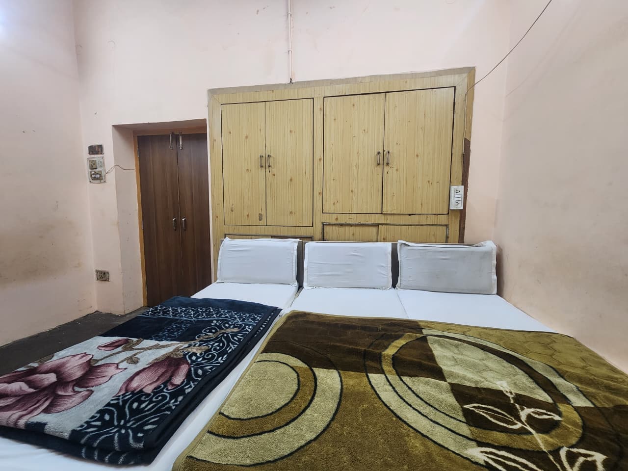 Hotel Jannat Palace - Tap to explore photos