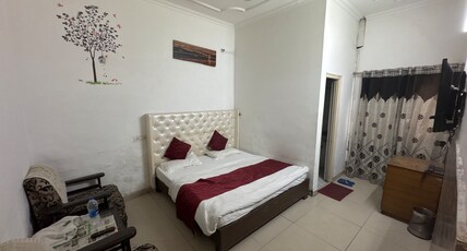 Hotel Amar Palace Room Type - Deluxe Ac Room