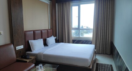 HOTEL NILADRI PALACE Room Type - Deluxe Room
