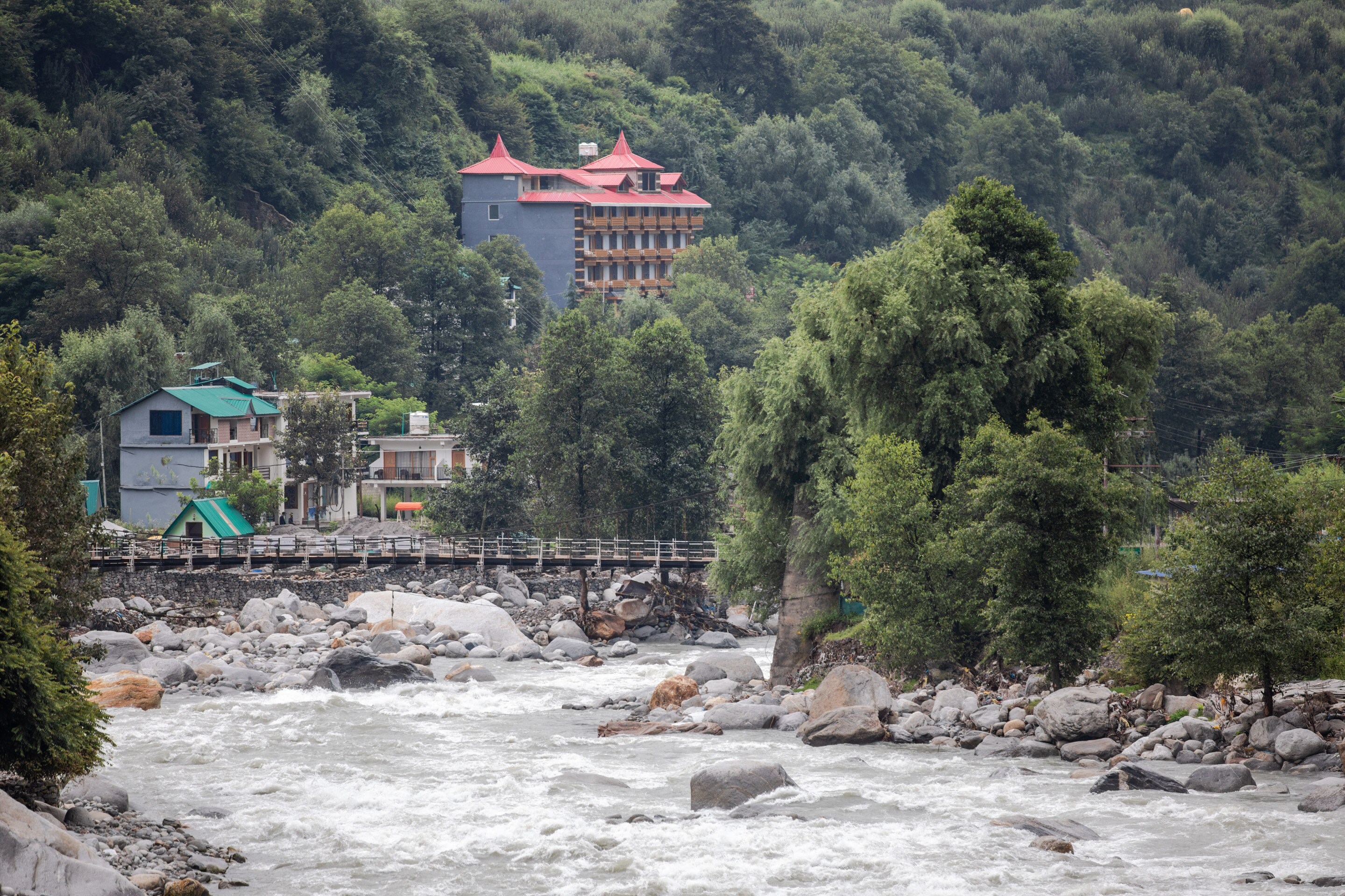 Snow White Resort - Central Heating - Breathtaking Moutain & River Views - Tap to explore photos
