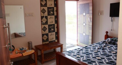 Arumugam Inn Room Type - Bedroom 11