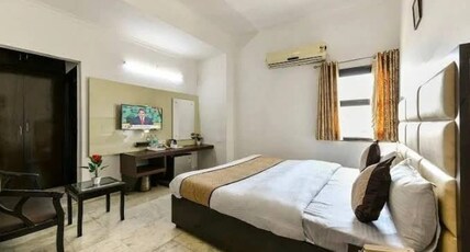 Hotel the First-By Hotelier Anands Room Type - Super Deluxe Room