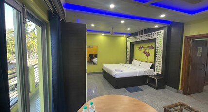 HOTEL MAYUREE PLAZA Room Type - Deluxe Room