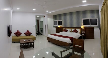 Hotel Raviraj Room Type - Junior Suite Room
